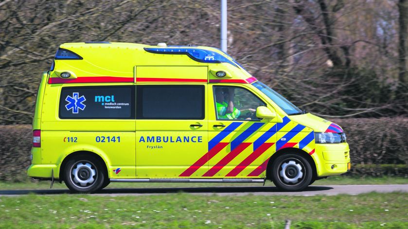 Persoon gewond bij eenzijdig ongeval nabij kruising De Willem Ruysstraat en de Dokwerker