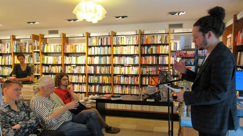 Bibliotheek Oosterschelde viert Poëzieweek met workshops en robotrijmen