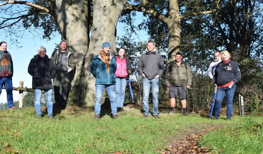 Oudere scouts van de Scouting stellen zich voor