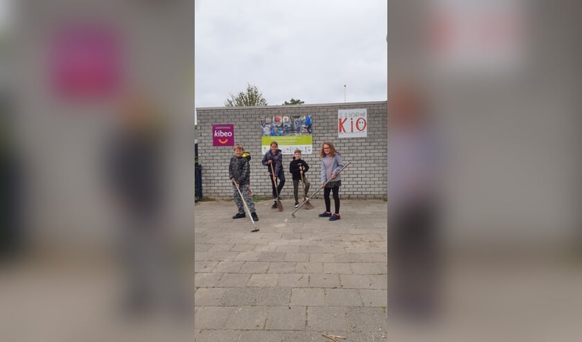 Tegels eruit, groen erin bij de Leeuwerik in Lewedorp