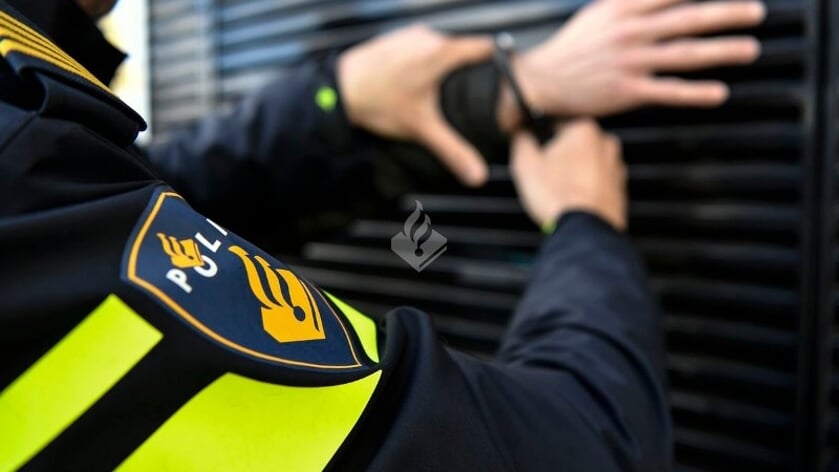Middelburger (20) aangehouden voor meerdere overtredingen na vernielen eigen auto