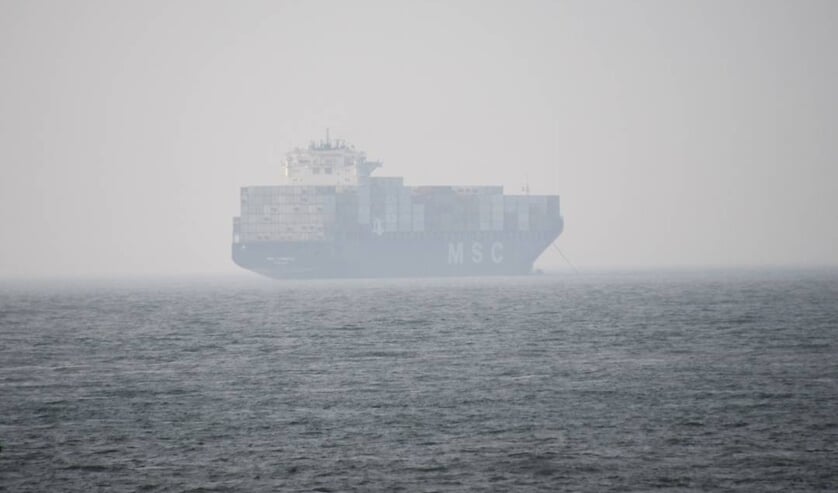 Bommelding: containerschip keert om op Westerschelde