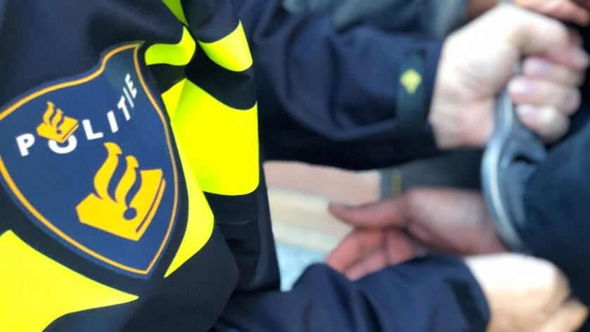 37-jarige Tholenaar slaat, bijt en bespuugt beveiliger in Bergen op Zoom