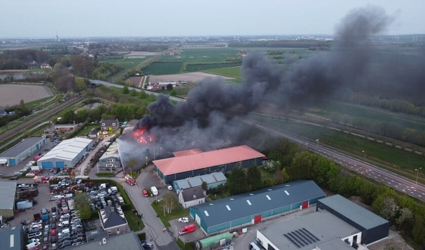 Loods afgebrand op bedrijventerrein Eindewege