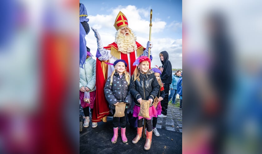 Sinterklaas blij en zonnig onthaald in Hansweert