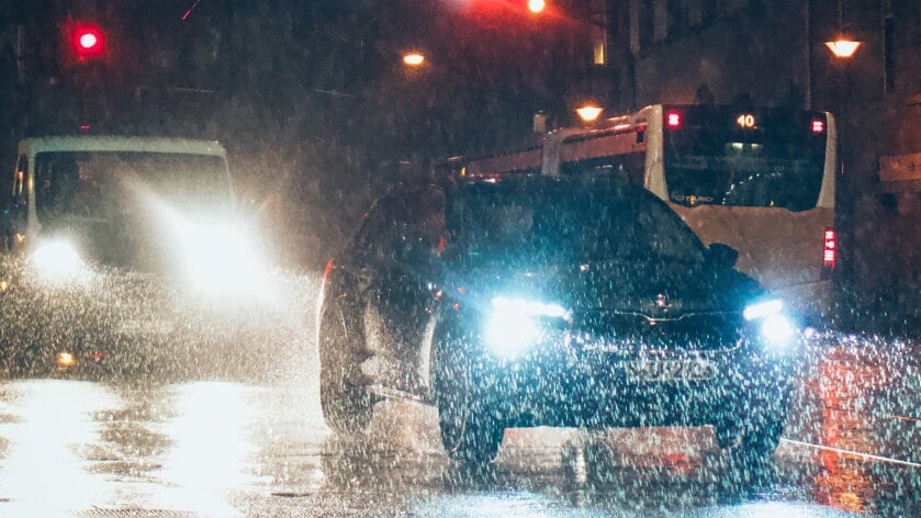 Automobilisten opgelet: Drukke avondspits verwacht vanwege felle regen
