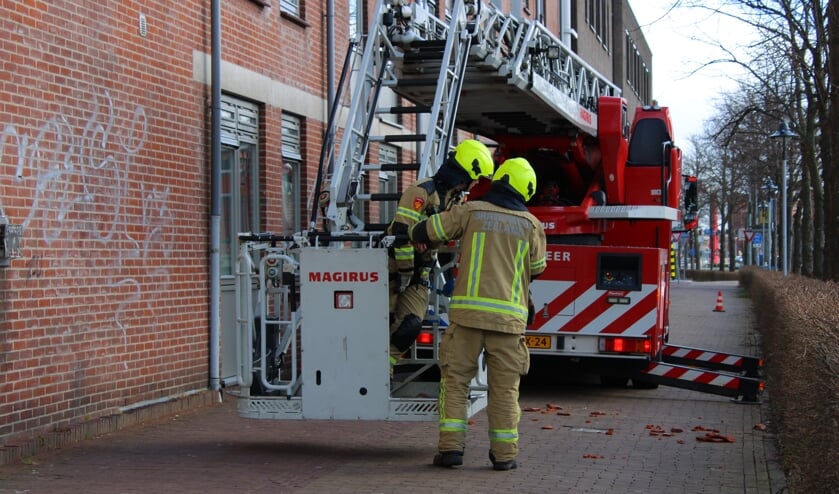 Rondvliegende dakpannen zorgen voor gevaar in Middelburg