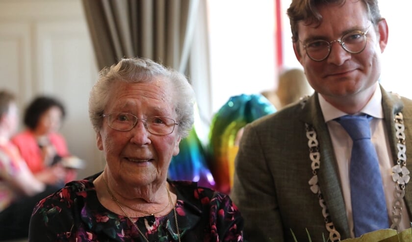 Feest in Kapelle voor 100-jarige Jo van de Schraaf