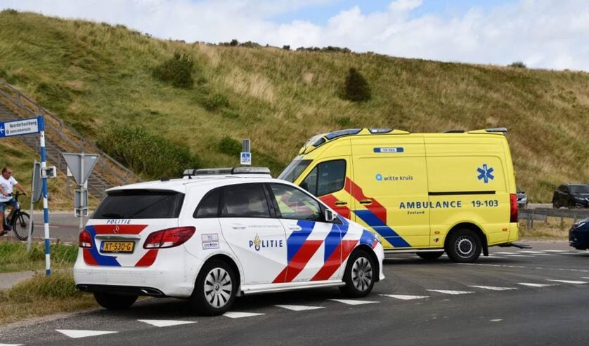 Hulpdiensten ter plaatse voor botsing tussen automobilist en wielrenner aan de Schelpweg