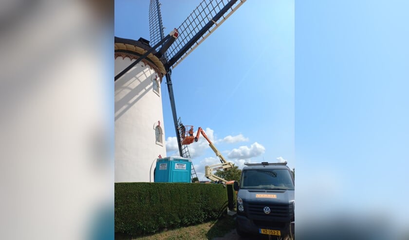 Vervanging roeden molen Buiten Verwachting in Nieuw- en Sint Joosland