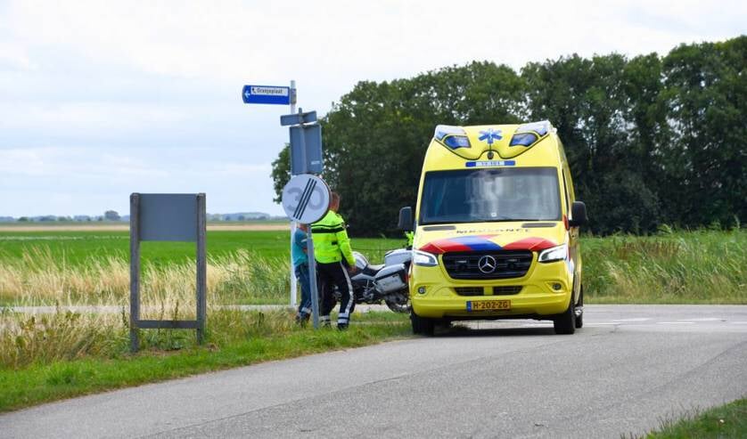 Fietser lichtgewond na verkeersongeval in buitengebied Arnemuiden