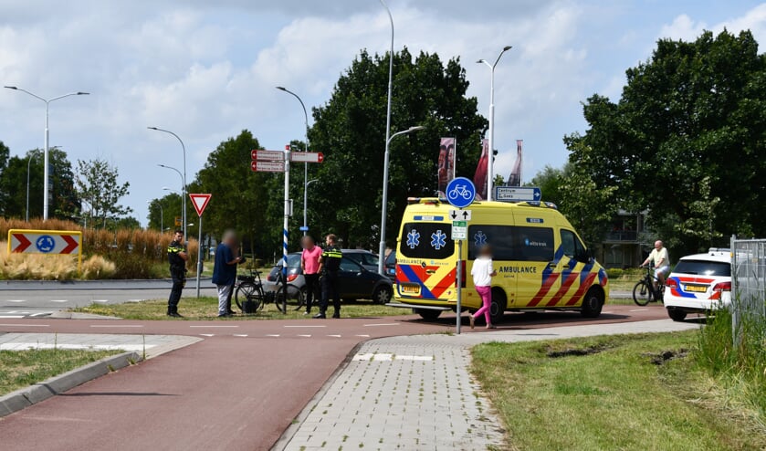 Fietsster gewond na aanrijding op rotonde aan Fruitlaan in Goes
