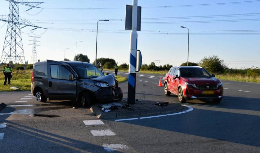Auto's zwaar beschadigd bij botsing Kruiningen, bestuurder aangehouden