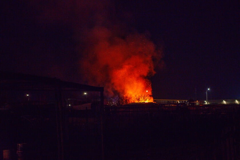 Wederom brand in volkstuinencomplex Tholen, tuinhuis in vlammen opgegaan