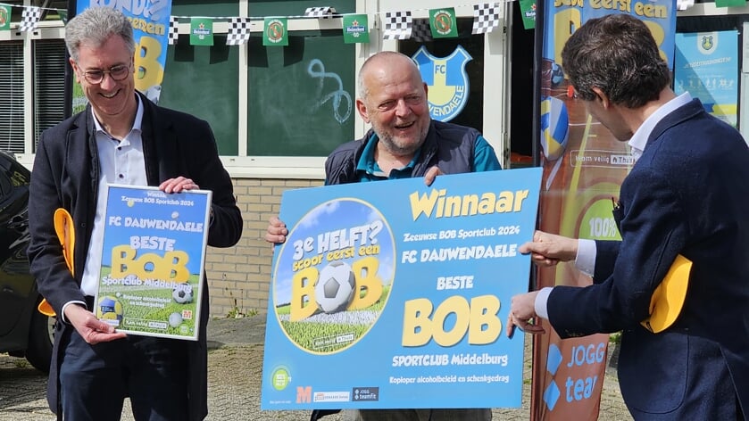 Uitreiking beste BOB Sportclub Award aan FC Dauwendaele