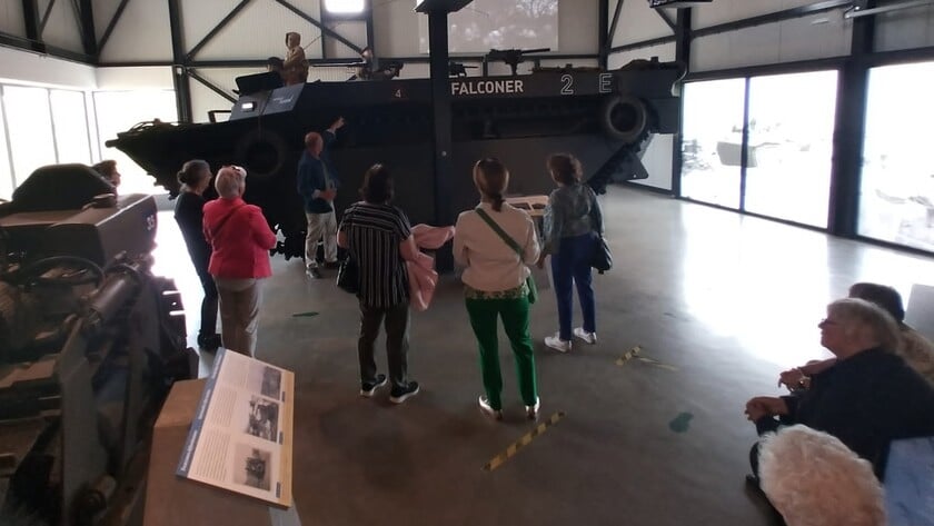 Bezoek aan Vrijheidsmuseum maakt indruk op vrouwenvereniging