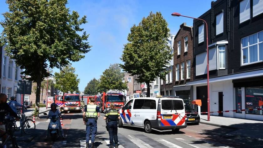 Brandweer rukt massaal uit voor uitslaande woningbrand in Scheldestraat