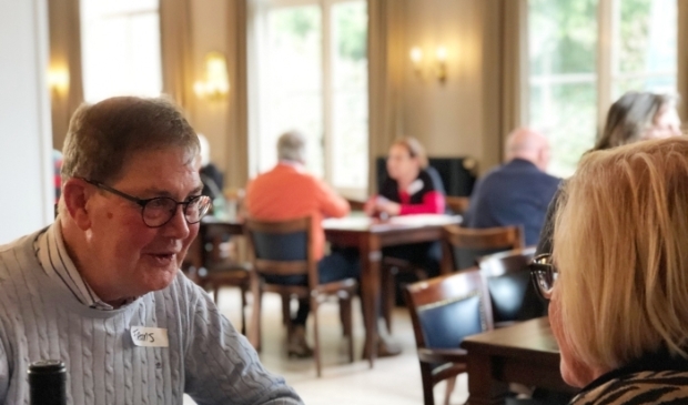 Speeddaten voor alleenstaande senioren ±70-80 jaar in Fletcher Hotel de Scheperskamp Lochem. Organisatie www.DatingOost.nl