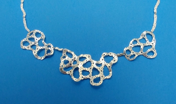 Roelinde Boot - Collier Strandlandschap Zeeschuim