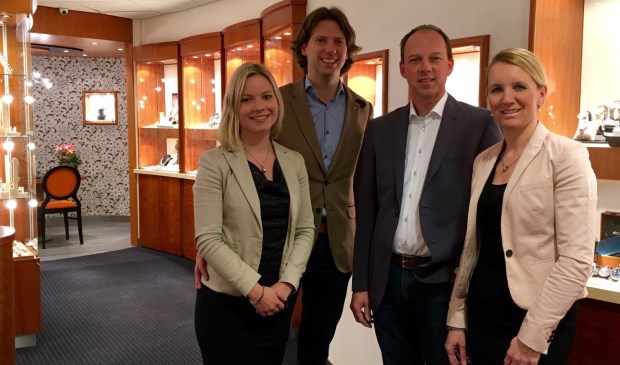 Links Amy Buunk en Bart Milikan, rechts Carmen en Arjan Harbers. Foto: PR