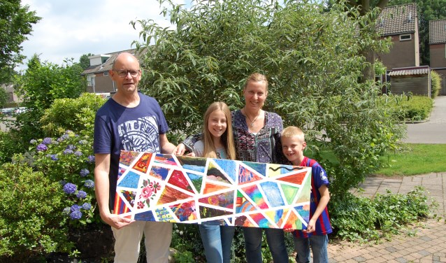 Het schilderij werd uitgereikt aan de winnares. Foto: PR