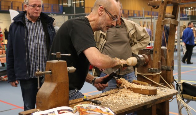 Demonstratie houtbewerking tijdens de 'Open Dag Hout' in Zutphen. Foto: Jaap Bosma