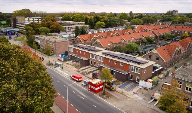 Luchtfoto van de gerenoveerde woningen aan de Warnsveldseweg. Foto: PR