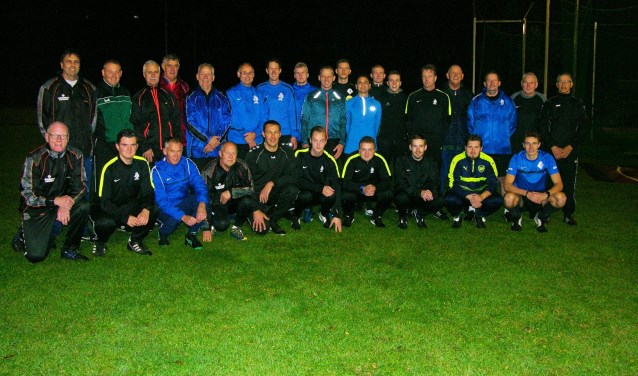 Scheidsrechters van Doetinchem en omstreken bij elkaar voor de training. Foto: John van der Kamp