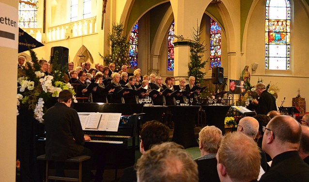 Het Gemengd Koor Lichtenvoorde tijdens een eerder kerstconcert. Foto: PR