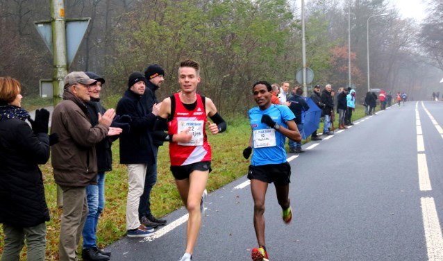 Daan Reintjes van atletiekvereniging de Liemersdook onder de 48 minuten, een pr. Foto: Rob Vister