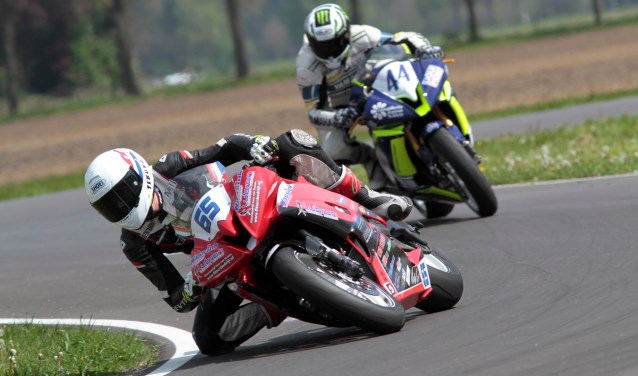 Joey den Besten winnaar tweede wedstrijd IRRC Supersport. Foto: Henk Teerink