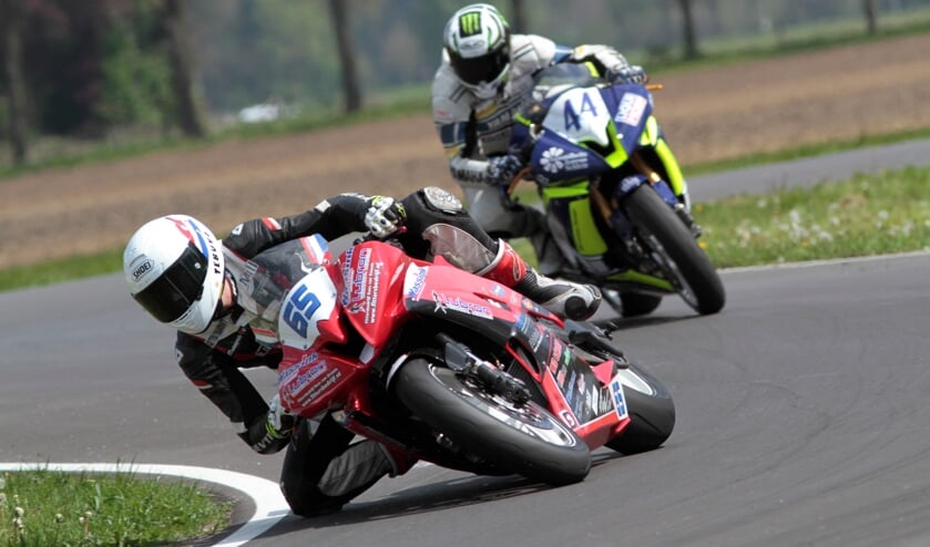 Joey den Besten winnaar tweede wedstrijd IRRC Supersport. Foto: Henk Teerink
