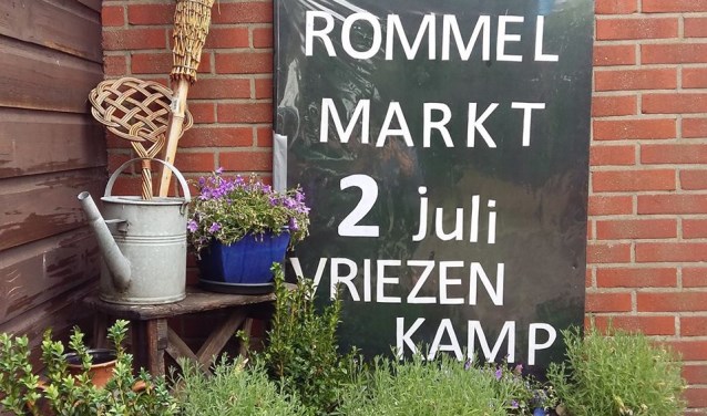 De bekende zwarte borden staan er weer om de markt aan te kondigen.Foto: PR