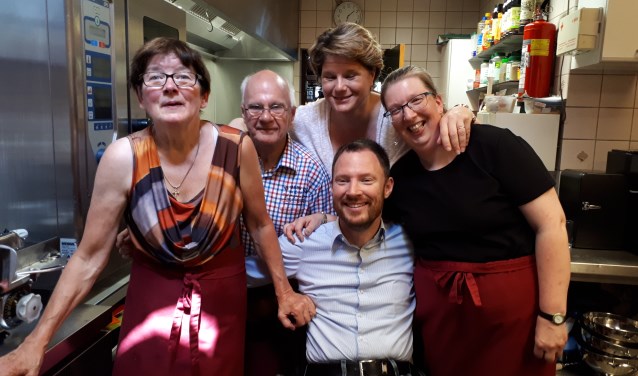 Otwin van Dijk met zijn vrouw Karin op bezoek bij De Kievit. Foto: Waltraud Wensink