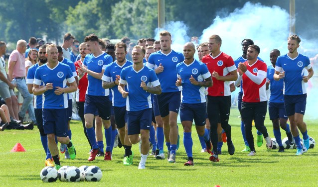 Sfeervolle eerste meters van de Graafschap-selectie van het nieuwe seizoen, in Westendorp. Foto: Joop Kappert