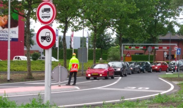 Ook wie vanuit Lichtenvoorde richting Vragender wil, moet geduld hebben. Foto: Lydia ter Welle
