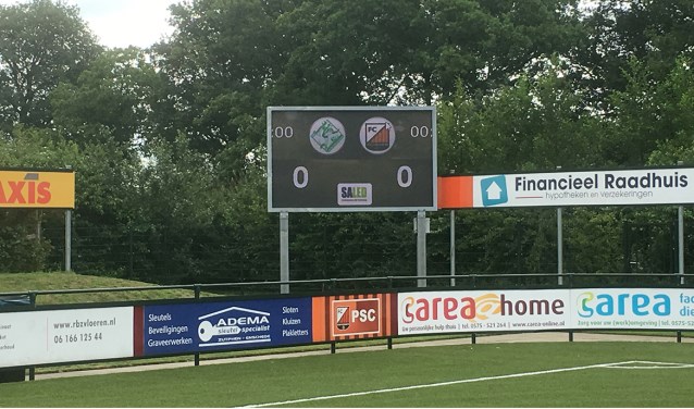 Het nieuwe scorebord van FC Zutphen. Foto: M. van 't Klooster