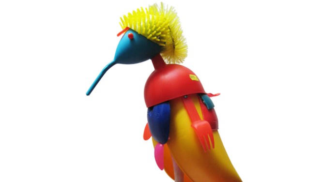 Kunstwerk 'Vogel' gemaakt van plastic afvalmateriaal. Foto: PR