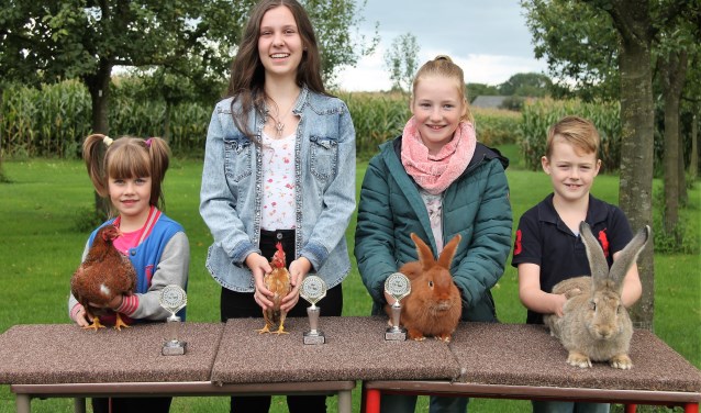 Mirthe Haitink, Catelijne Willemsen, Linde Grevers en Deyon Koning. Foto: PR