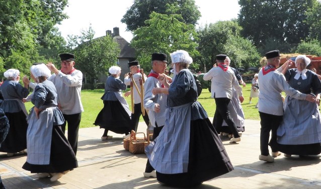 Na een jaar voorbereidingen is zaterdag de landelijke folkloredag in Ulft, bij de Dörsvlègels. Foto: PR