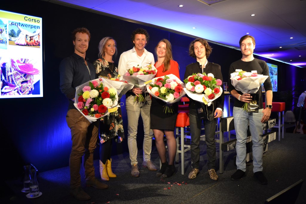 De deelnemers aan de 'talkshow' bij corsotainment. Foto: Karin Stronks