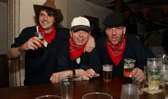 Het Handkar-Trio treedt op in Café Heezen. Foto: PR