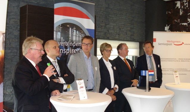 de burgemeesters van Bocholt, Winterswijk, Vreden, Oost-Gelre, Südlohn/Oeding en een wethouder van Aalten. Foto: Achterhoek Nieuws
