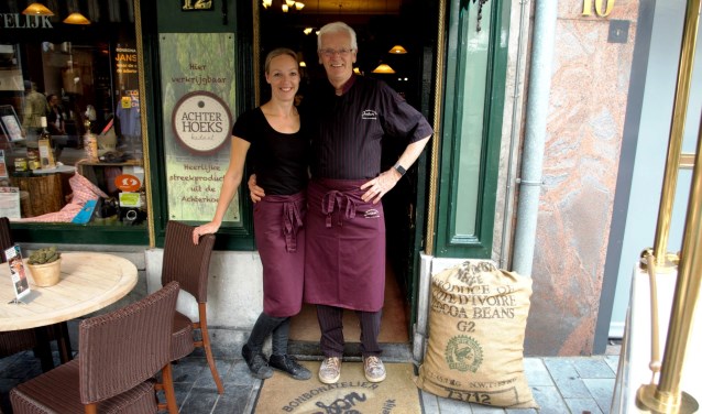 Huub Janson en zijn dochter Rineke zijn de drijvende krachten achter het Chocoladefestival in Zutphen. Foto: Meike Wesselink