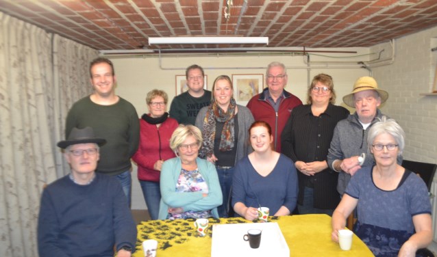 De medewerkenden aan de voorstelling van Tof Volk. Foto: PR
