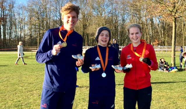 Jesse, Luke en Maren met hun prijzen. Douwe ontbreekt op de foto. Foto PR