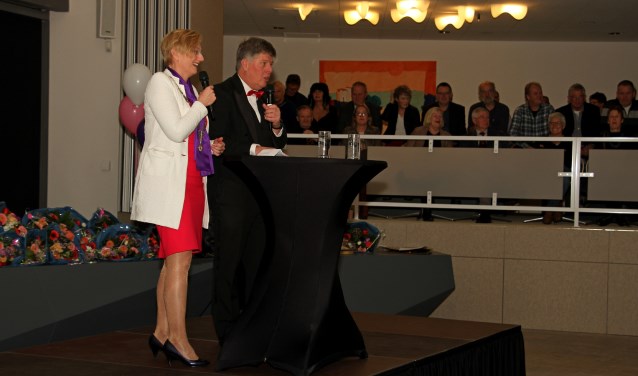 Burgemeester Marianne Besselink en Frans Miggelbrink in gesprek over 2017. Foto: Achterhoekfoto.nl/Liesbeth Spaansen