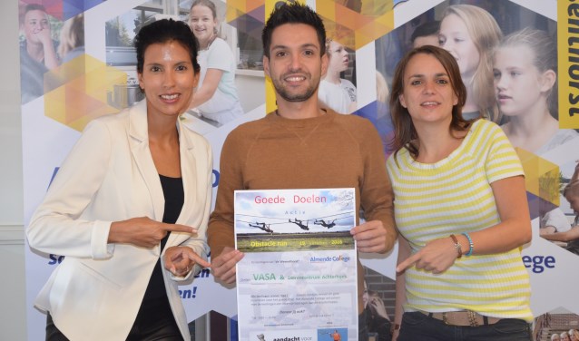 Organiserende docenten Kayleigh Gerritsen (l), Roberto Alvarez en Tamara Baakman hopen op grote opbrengst. Foto: Tonnie Kok