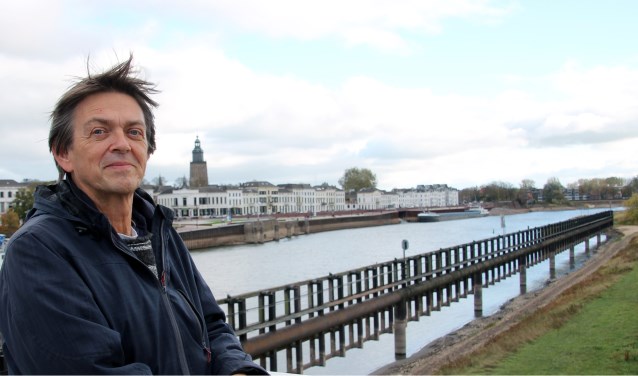 Sander Grootendorst bij zijn geliefde IJssel. Foto: Gerwin Nijkamp