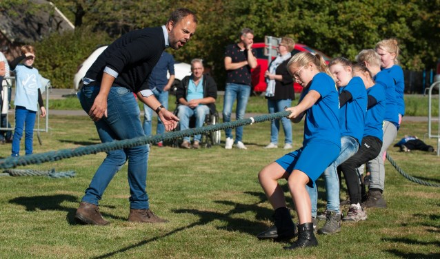 De winnaars van het schooltouwtrektoernooi De Leer uit Hengelo. Foto: Achterhoekfoto.nl/Paul Harmelink,